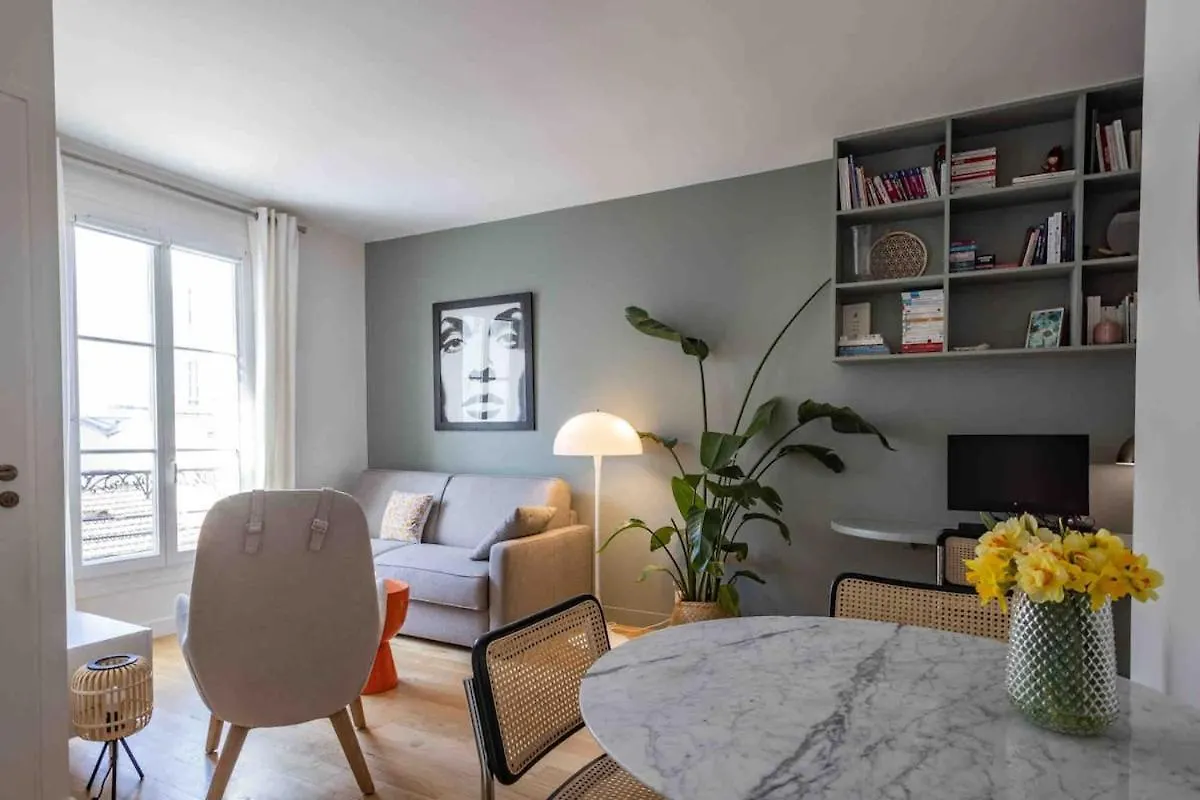 Cozy Paris Apartment