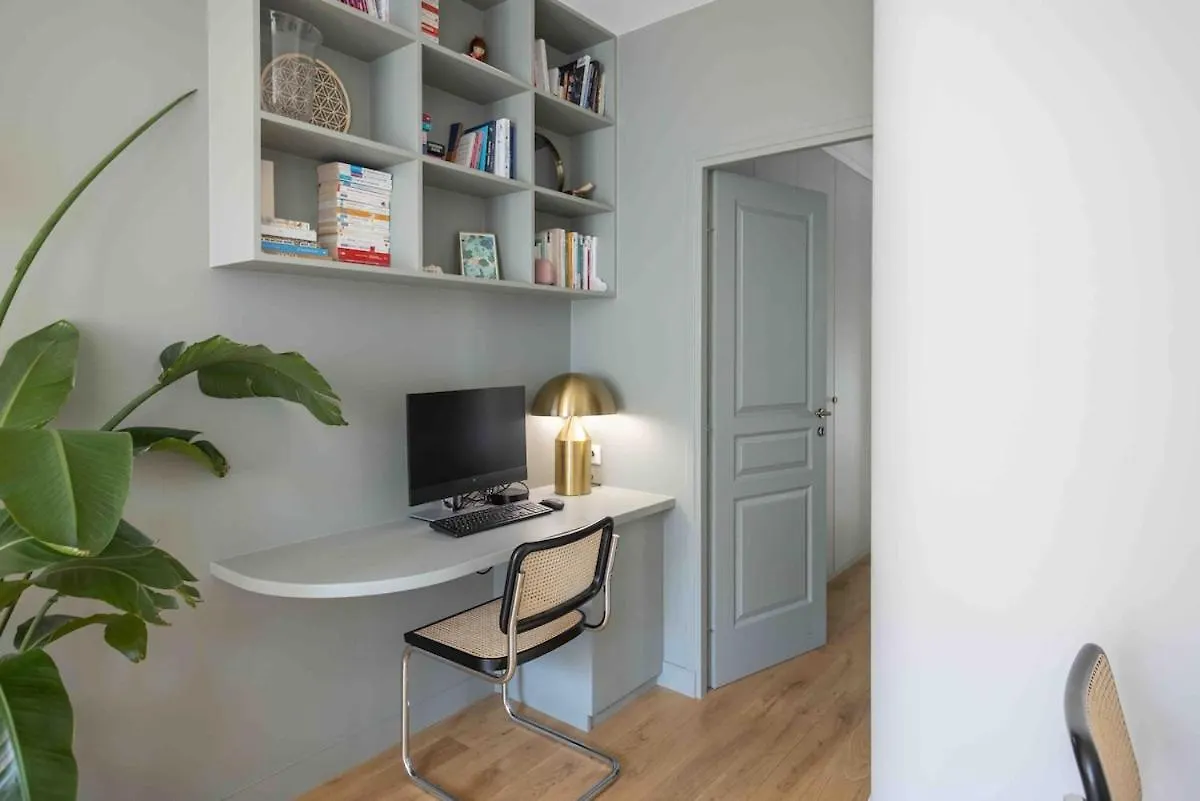 Cozy Paris Apartment